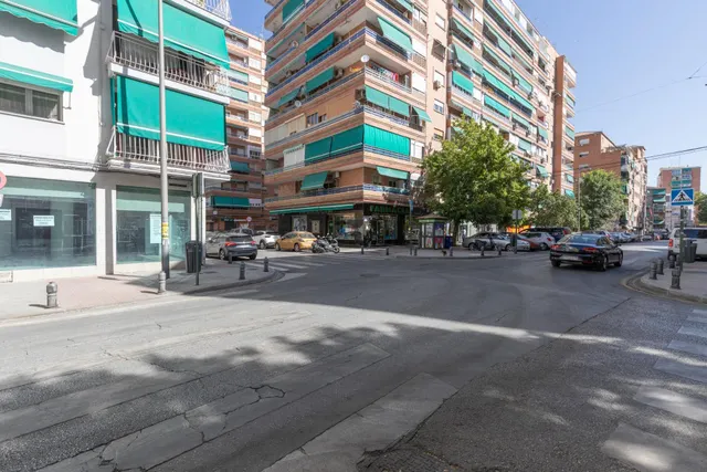 ¡Gran oportunidad de inversión en el Zaidín! — 19