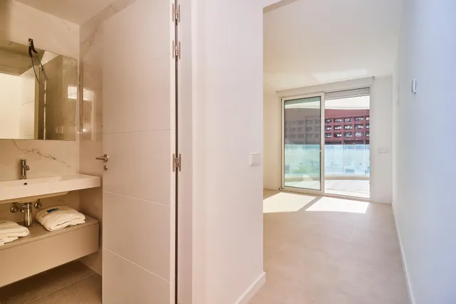 Apartamento  de 2 dormitorios y 2 baños , a estrenar en  pleno centro de Fuengirola. — 20