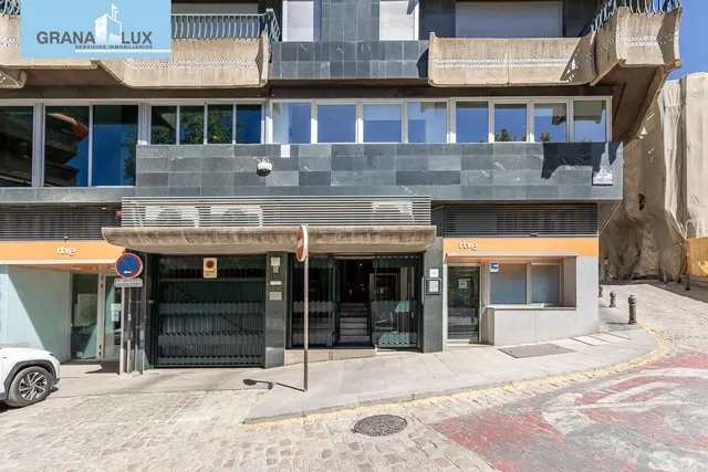EXCLUSIVO INMUEBLE EN PLAZA DE CARRETAS, JUNTO AL EMBLEMÁTICO PASEO DEL SALÓN — 26