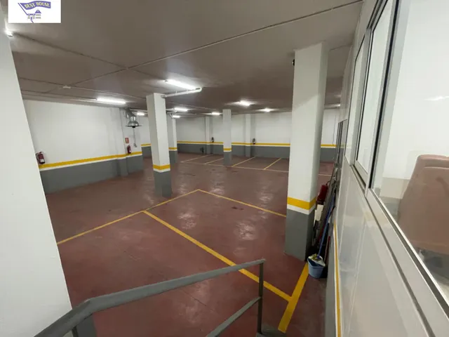 LOCAL CON VADO. 9 PLAZAS DE GARAJE. POSIBILIDAD DE T RASTEROS — 19