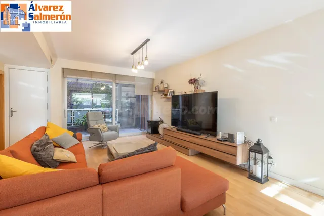 Espacio, confort y calidad: magnífica vivienda unifamiliar adosada — 4