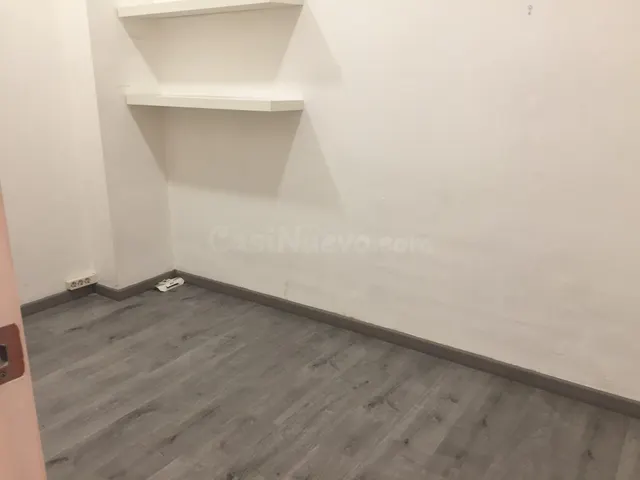 Local comercial en planta baja de alquiler en Vilanova i la  - foto 5