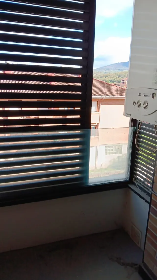 CÉNTRICO !!  Se Vende Piso en Villasana  de  Mena con Ascensor — 10