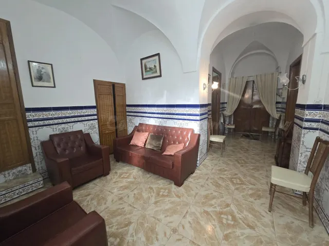 CASA DE DOS PLANTAS CON TEJADO NUEVO — 2