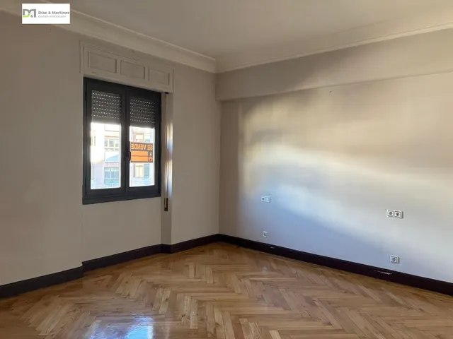 APARTAMENTO AL LADO DE SANTO DOMINGO — 7