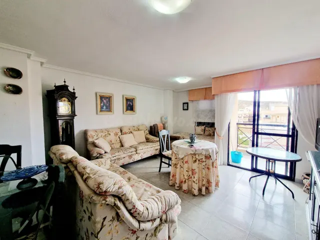 Piso tipo dúplex de 3 dormitorios en el centro - foto 2