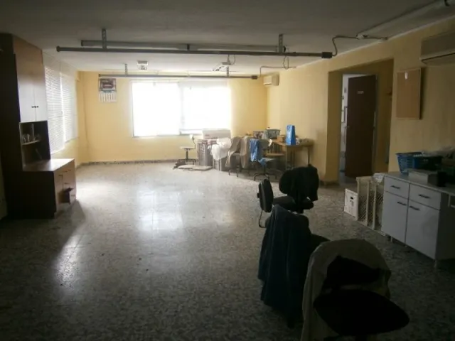 Nave industrial con vivienda y parcela de 11.800 metros — 9