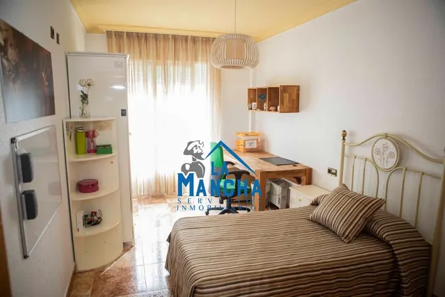 *595.000€* inmobiliaria la mancha vende casa en el barrio de san pablo de Albacete — 41