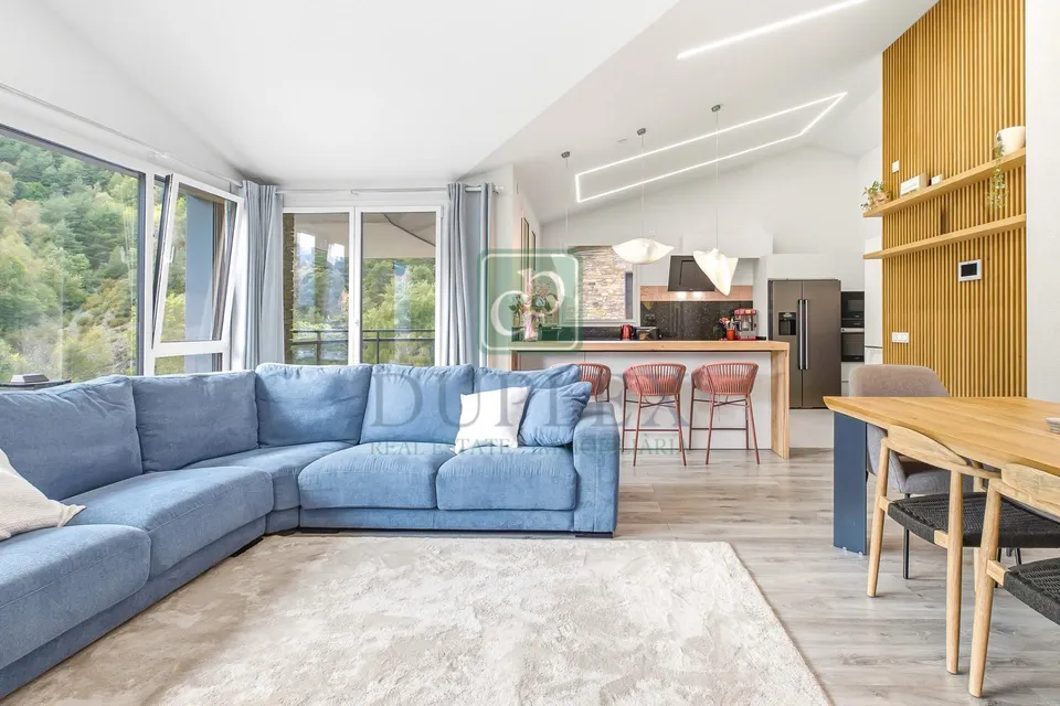 Ático de tres habitaciones en venta en La Massana