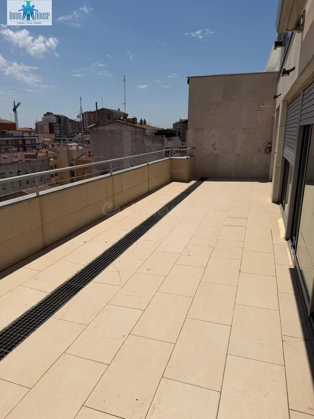 ATICO EN ALQUILER ZONA CENTRO - foto 4