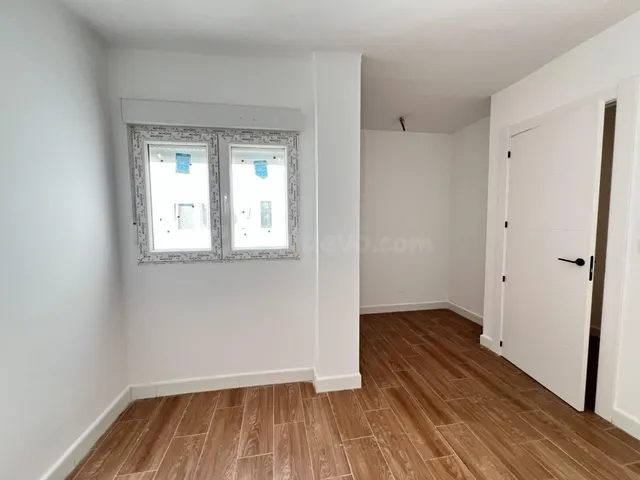 Un pisazo ideal para vivir o para invertir en una zona inmej - foto 4