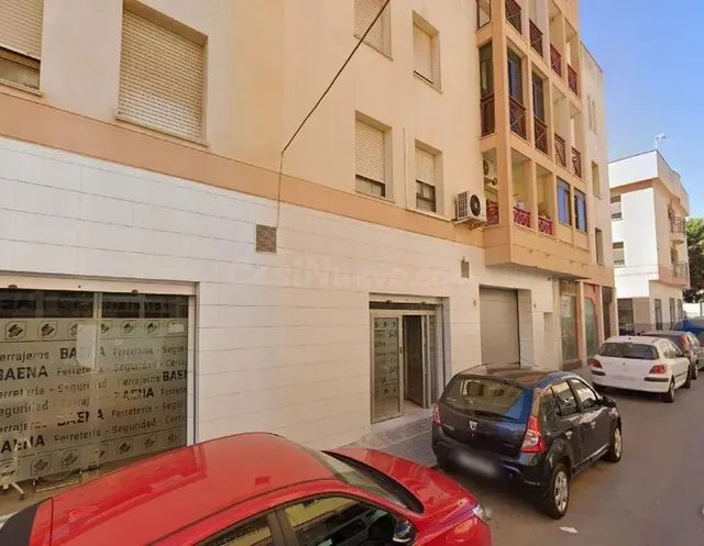 Se vende casa OKUPADA en Ejido (Almería). - foto 3