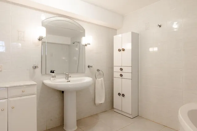 Amplia vivienda con piscina privada, terraza y garaje cerrado — 31
