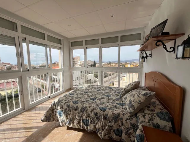 VENTA GRAN CHALET CON VISTAS AL MAR