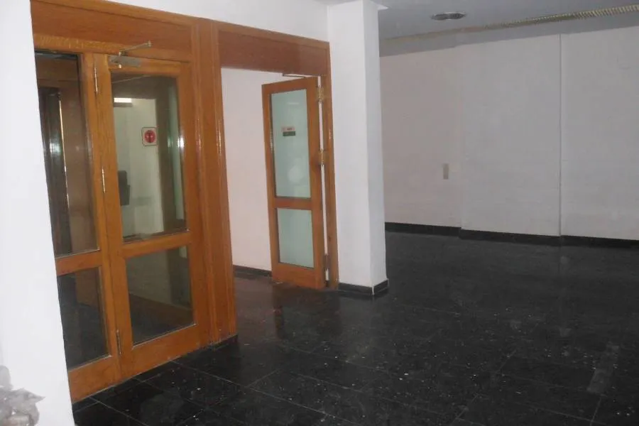 Local comercial en C/ Artal de Foces - Ontinyent