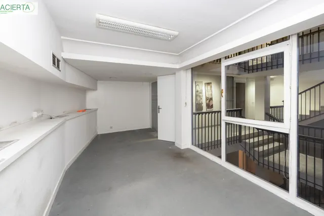 Local comercial con casi 1000 m2 en plena Gran via de Granada. Oportunidad única y exclusiva — 12