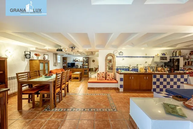 CASA PAREADA EN LA ZUBIA CON PISCINA, ZONA DE BARBACOA Y JARDÍN — 37