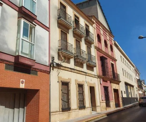 SE VENDE casa OKUPADA en Calle Canonigo Nº 11 Dos Hermanas (