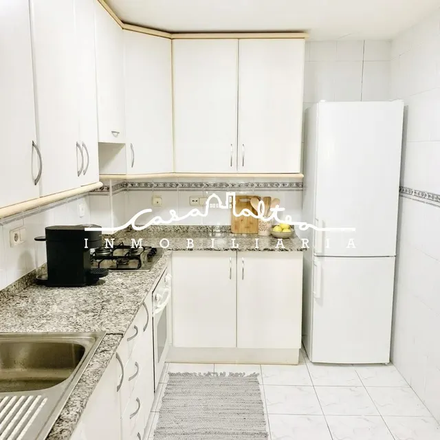 Apartamento de 2 dormitorios con terraza y piscina en el centro de El Albir — 3