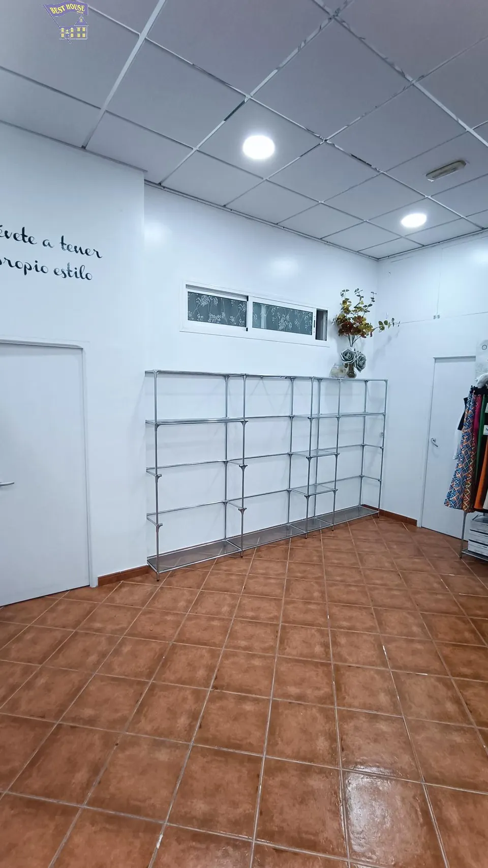 SE VENDE LOCAL COMERCIAL EN ZONA CERCANO A CENTRO