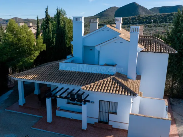 MARAVILLOSO ADOSADO EN ESTILO MEDITERRANEO DE 2 DORMITORIOS  - foto 3