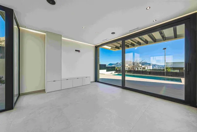 Villa 4 habitaciones 200m² en venta - Alberca — 44
