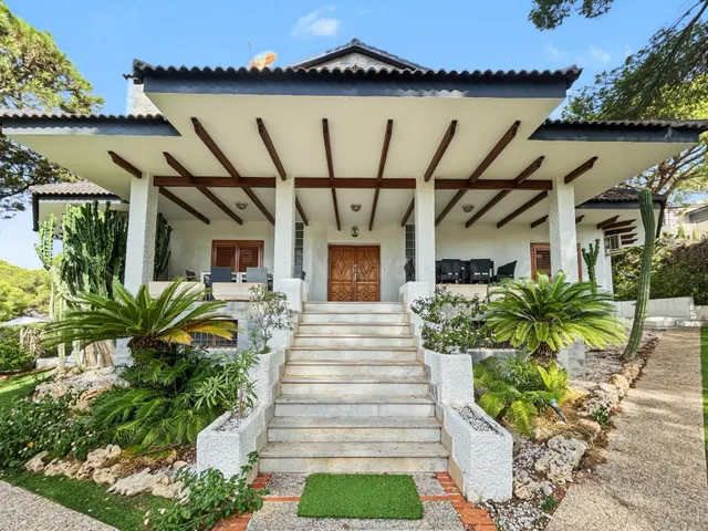 VILLA DE 7 DORMITORIOS Y 3 BAÑOS EN DEHESA DE CAMPOAMOR (ORI - foto 2