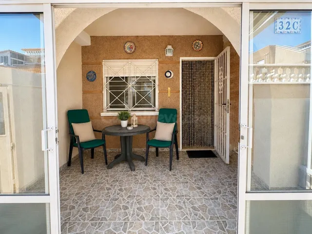 FANTASTICO CHALET ADOSADO CON PISCINA COMUNITARIA, IDEAL PAR - foto 4