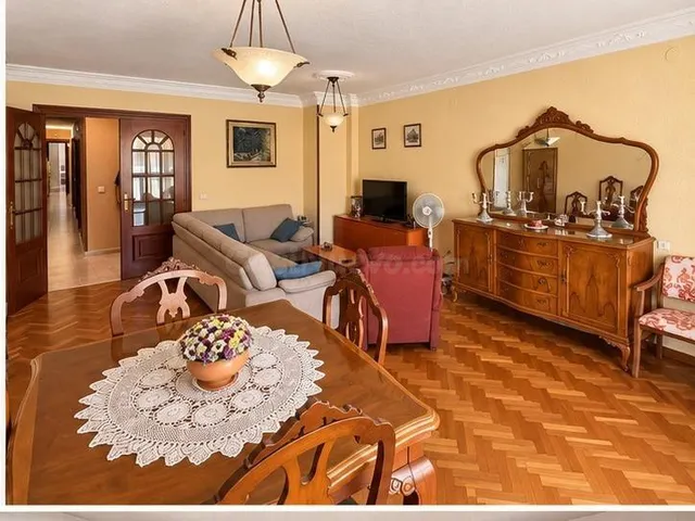 Amplia vivienda con ascensor en avenida de alcoy Alicante — 3