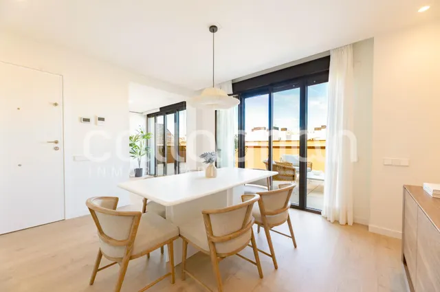 Obra nueva a estrenar, completamente amueblada y equipada, con una espectacular terraza privada de 100 m2 en pleno centro de Valencia. — 7