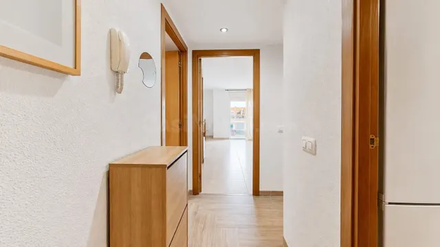 PISO DE 3 DORMITORIOS CON PISCINA, LICENCIA TURÍSTICA A 700  - foto 2