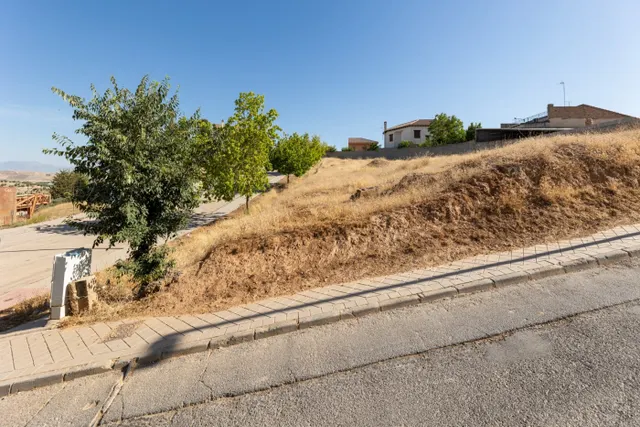 Venta de solar urbano de 258 m2 en Otura (Granada) — 5