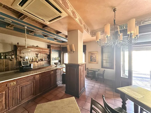Amplio Negocio en Venta en Ogijares - Oportunidad Única — 13