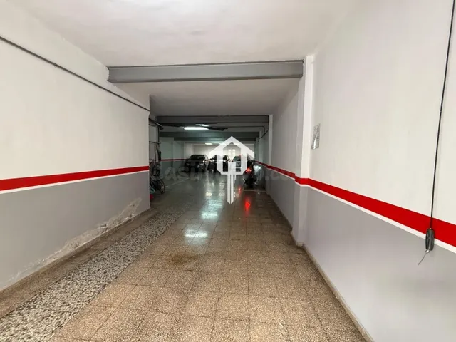Plaza de garaje para moto en carolinas bajas, calle san carlos — 2