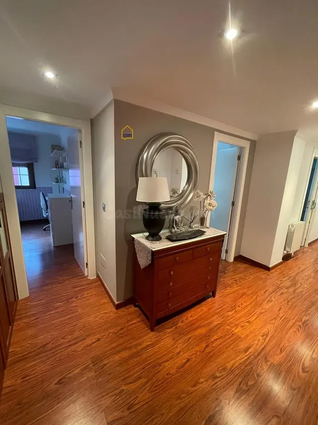 Piso moderno, de 3 dormitorios, con garaje en el centro de L - foto 3