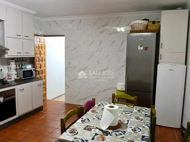 SE VENDE CHALET EN BUEN ESTADO EN MONFORTE DEL CID EN LA ZONA DEL FONT DEL LLOP — 20