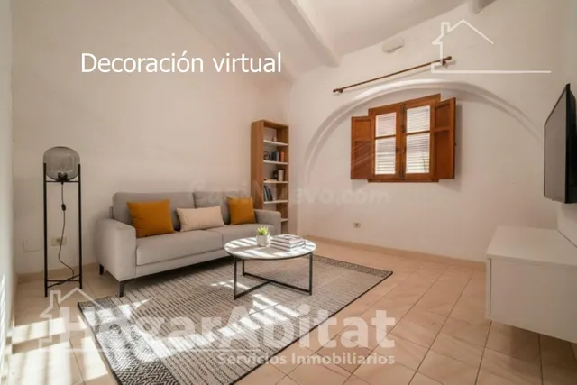 Casa de 2 alturas con TERRAZA cerca del Ayuntamiento