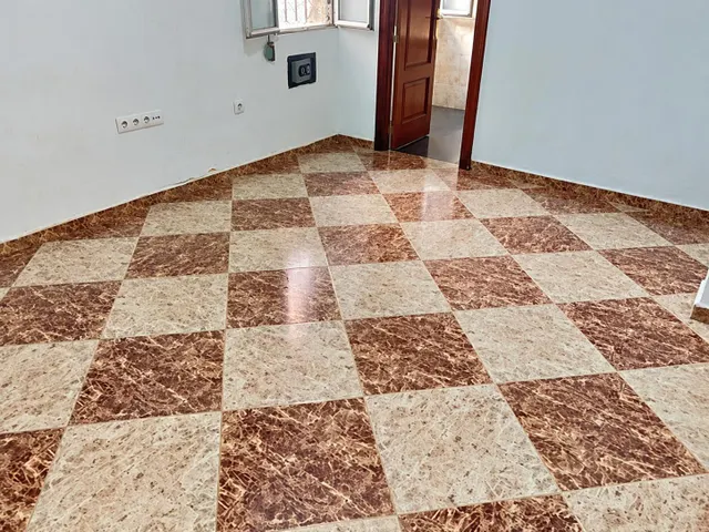 Casa de una planta con 4 Domitorios y patio en la zona de Cañero. — 6