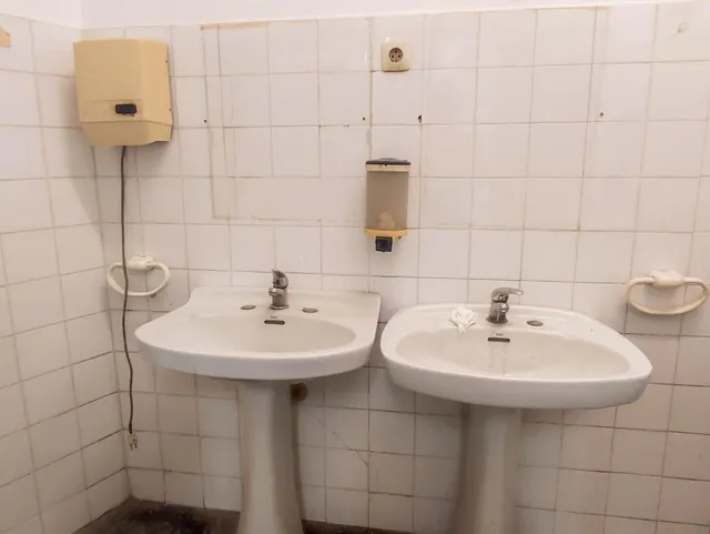Amplio Local Comercial en Sant Antoni, Barcelona - Oportunidad de alquiler Único — 18