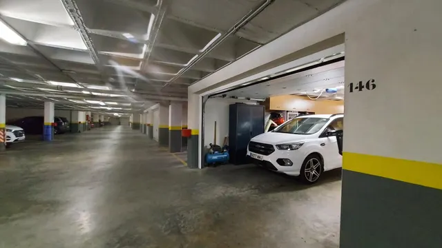 Piso bajo con sotano en residencial Conde Barcelona — 24