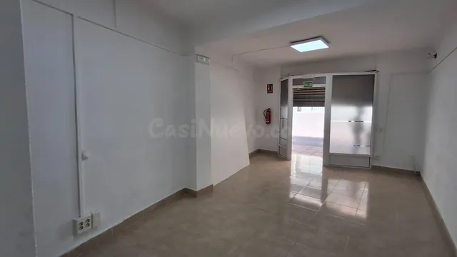 Bajo comercial en alquiler de 96 m2 situado muy cercano a la - foto 4