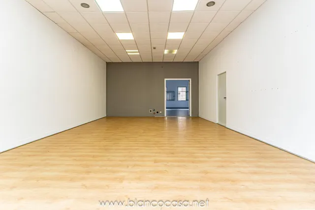 Amplio bajo comercial en venta — 2