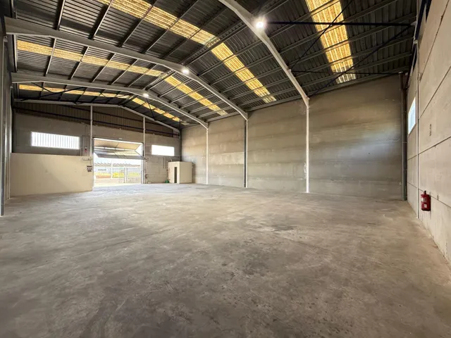 Nave Industrial en Alquiler de 330 m2 + 210 m2 de Patio | 540 m2 de Parcela — 7
