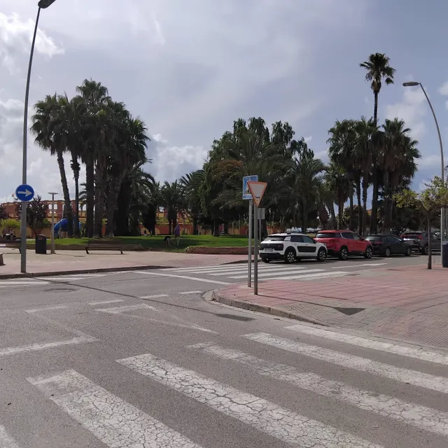 PISO con terraza y parking a lado - Parque del Langostino — 36