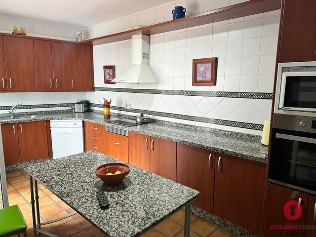 GRAN CASA JUNTO AL AYUNTAMIENTO DE ALMODÓVAR DEL RÍO - VISTAS AL CASTILLO — 20