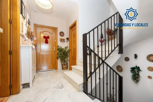 MARAVILLOSA CASA  A POCOS MINUTOS DEL CENTRO DE LA ZUBIA — 49