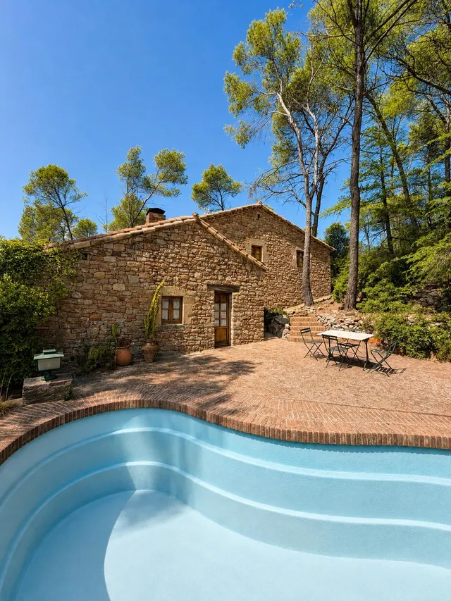 UNA MASIA D'ENCANT PER A VOSALTRES — 16