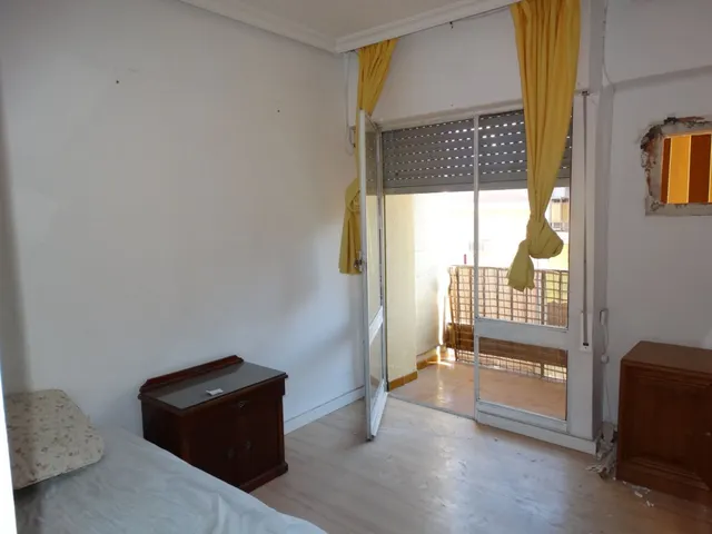 PISO EN LOS REMEDIOS / NECESITA REFORMA — 4
