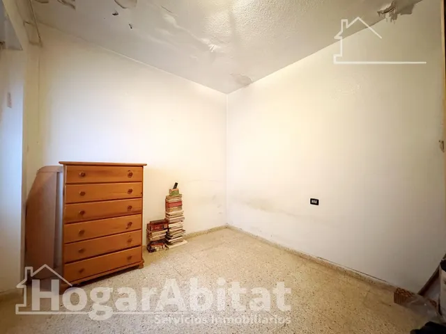 Amplia casa para reformar con garaje y terraza en el centro — 30