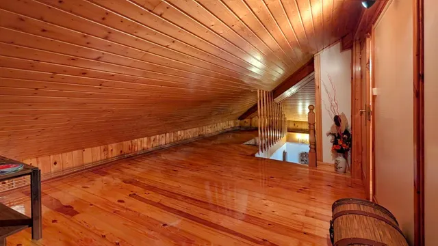 VIVIENDA Y NEGOCIO EN PIELAGOS — 27